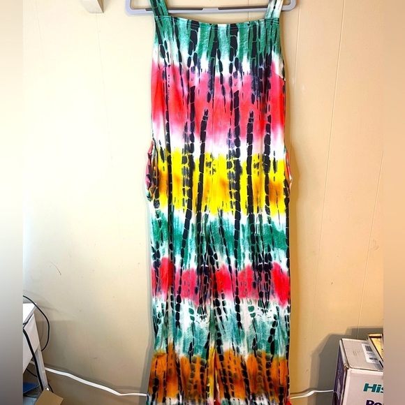 Pants - Women vibrant Colorful Jumpsuit. Size XL. Reminds you of the Jungle.